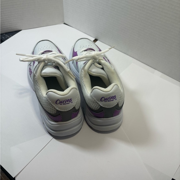 Curves Athletic Shoes - Picture 4 of 4